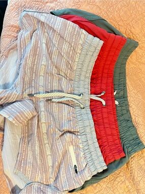 Lot of 3 pair Vuori shorts, size L - Patterned, Red & Olive